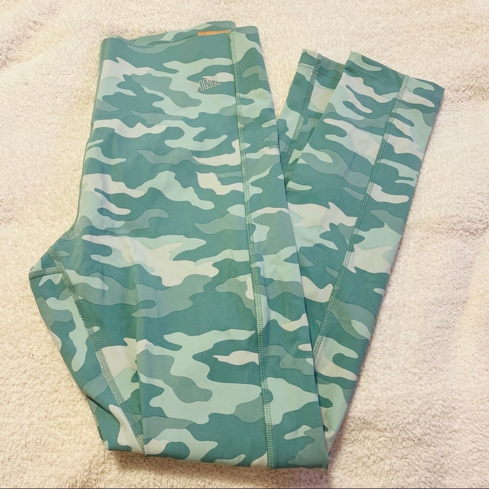 NWT pink | camo compression leggings